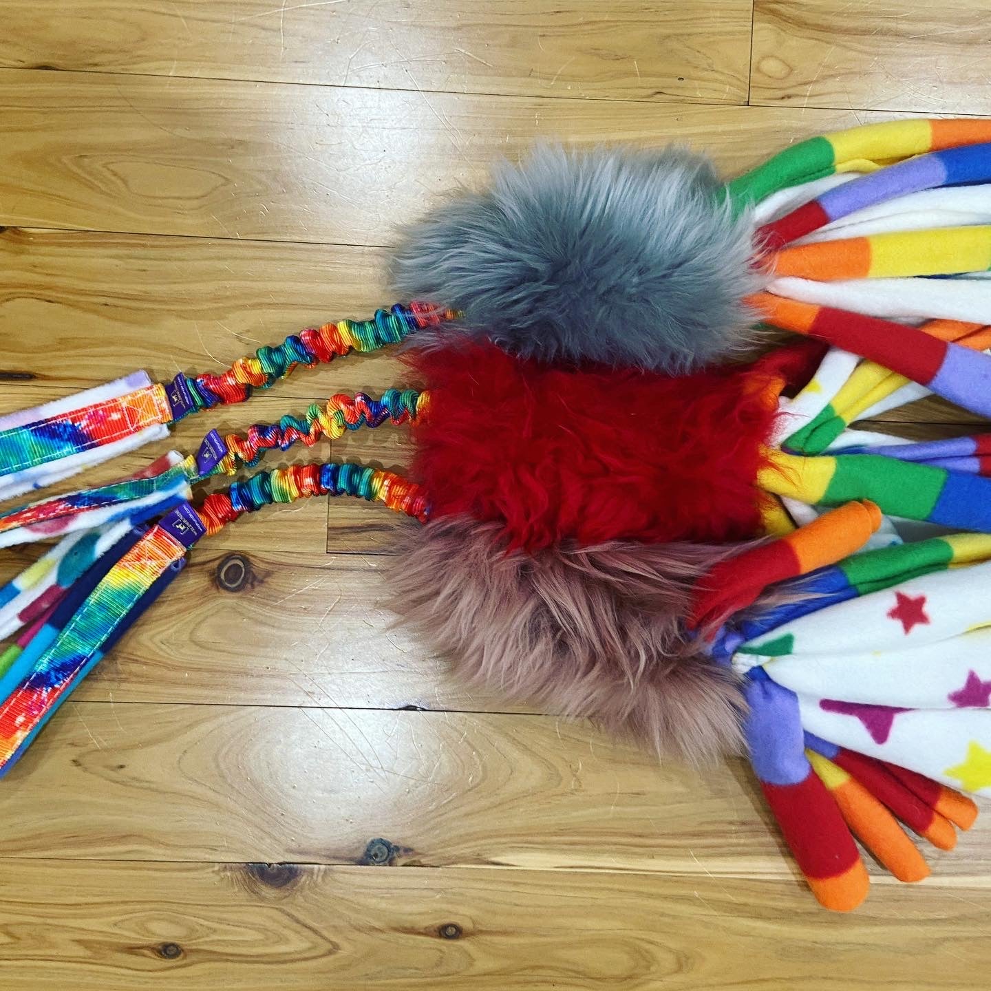 Wild-Tug Wattle Ultra Fluff Sheepskin Bungee Tug Toy with Padded Handle