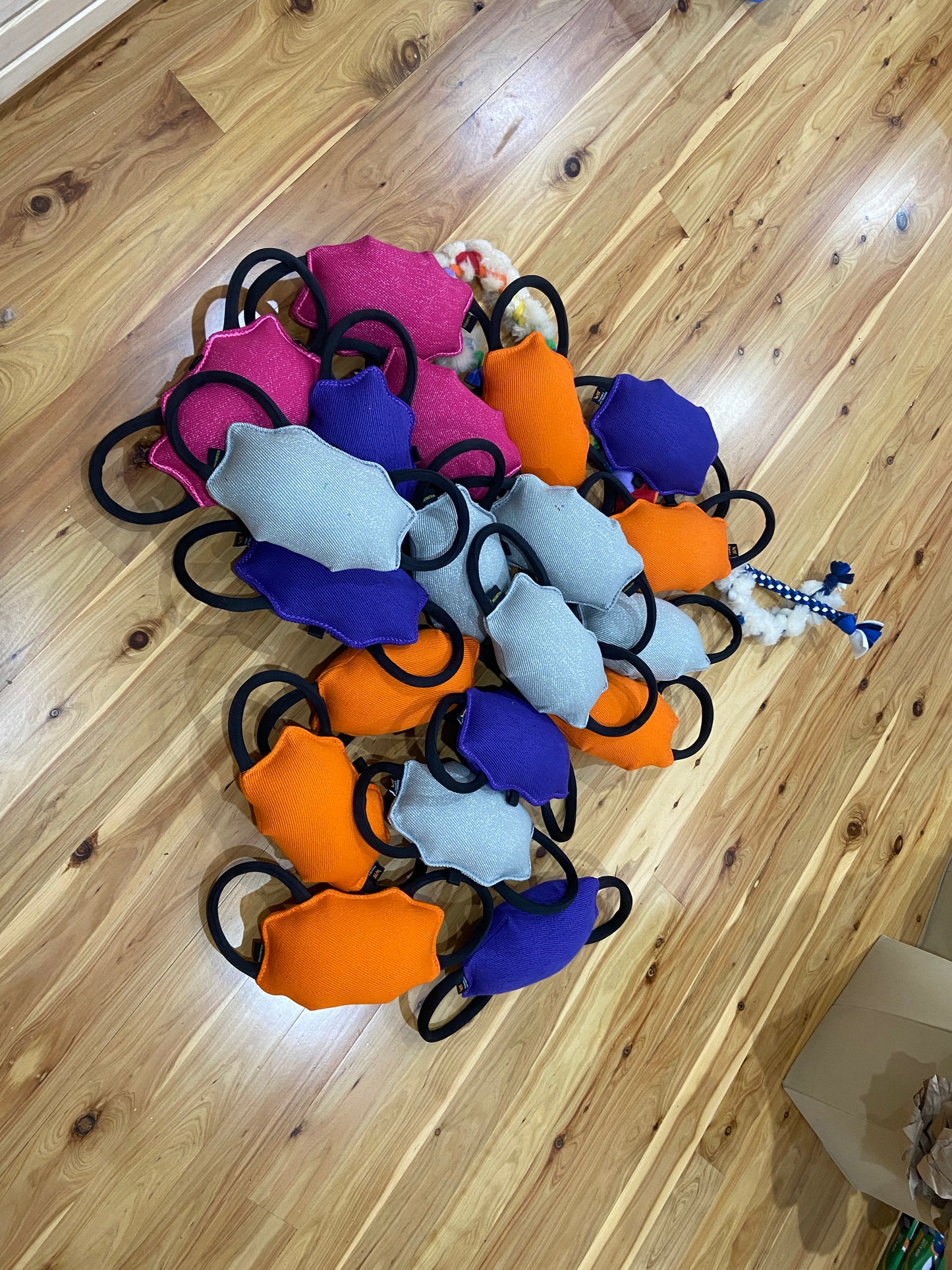 Wildhunde Pocket Play and Bite Pillow