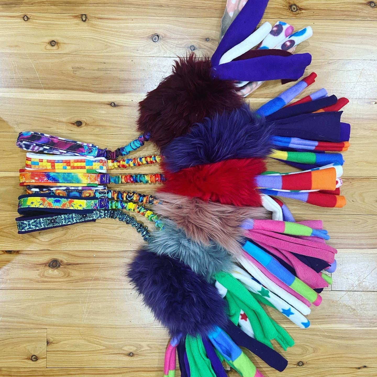 Wild-Tug Wattle Ultra Fluff Sheepskin Bungee Tug Toy with Padded Handle