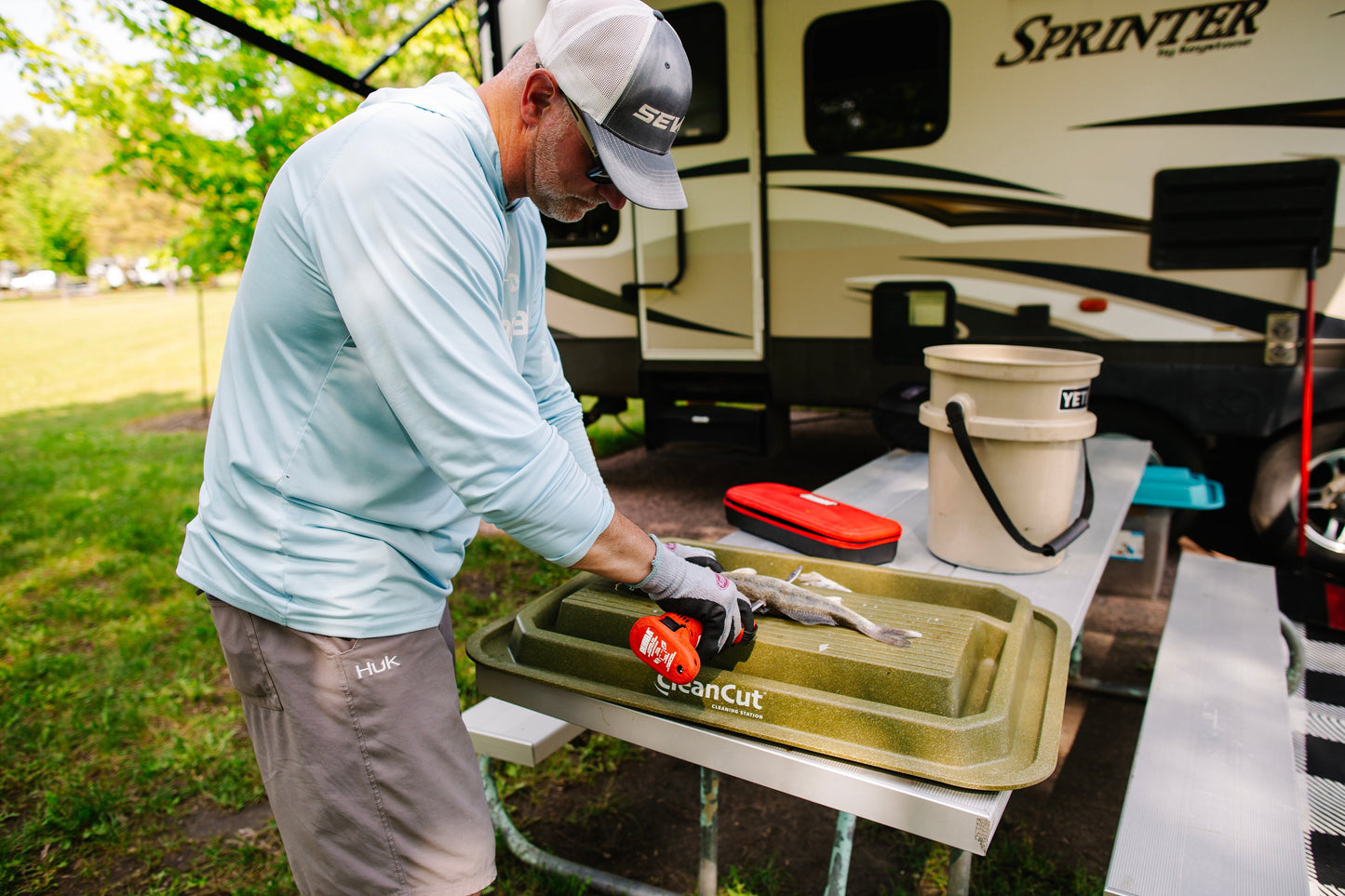 RuffLand® Clean Cut Station
