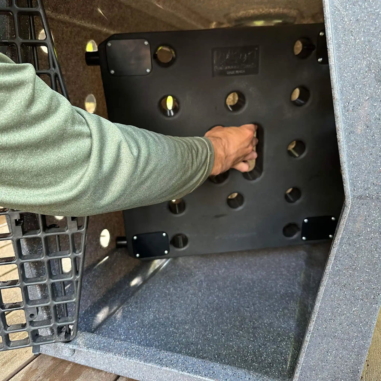 RuffLand® Performance Kennels - Divide & Conquer Kennel Divider