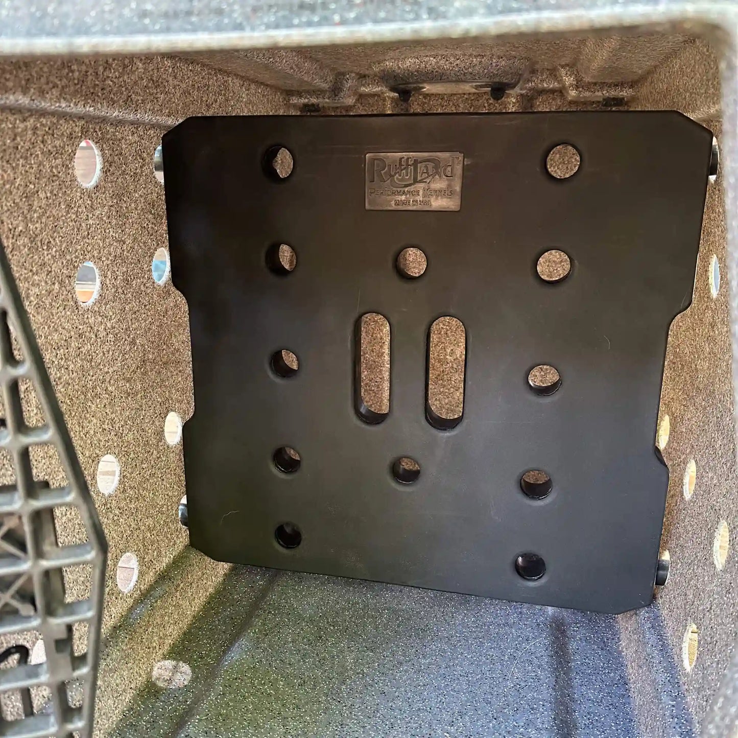 RuffLand® Performance Kennels - Divide & Conquer Kennel Divider