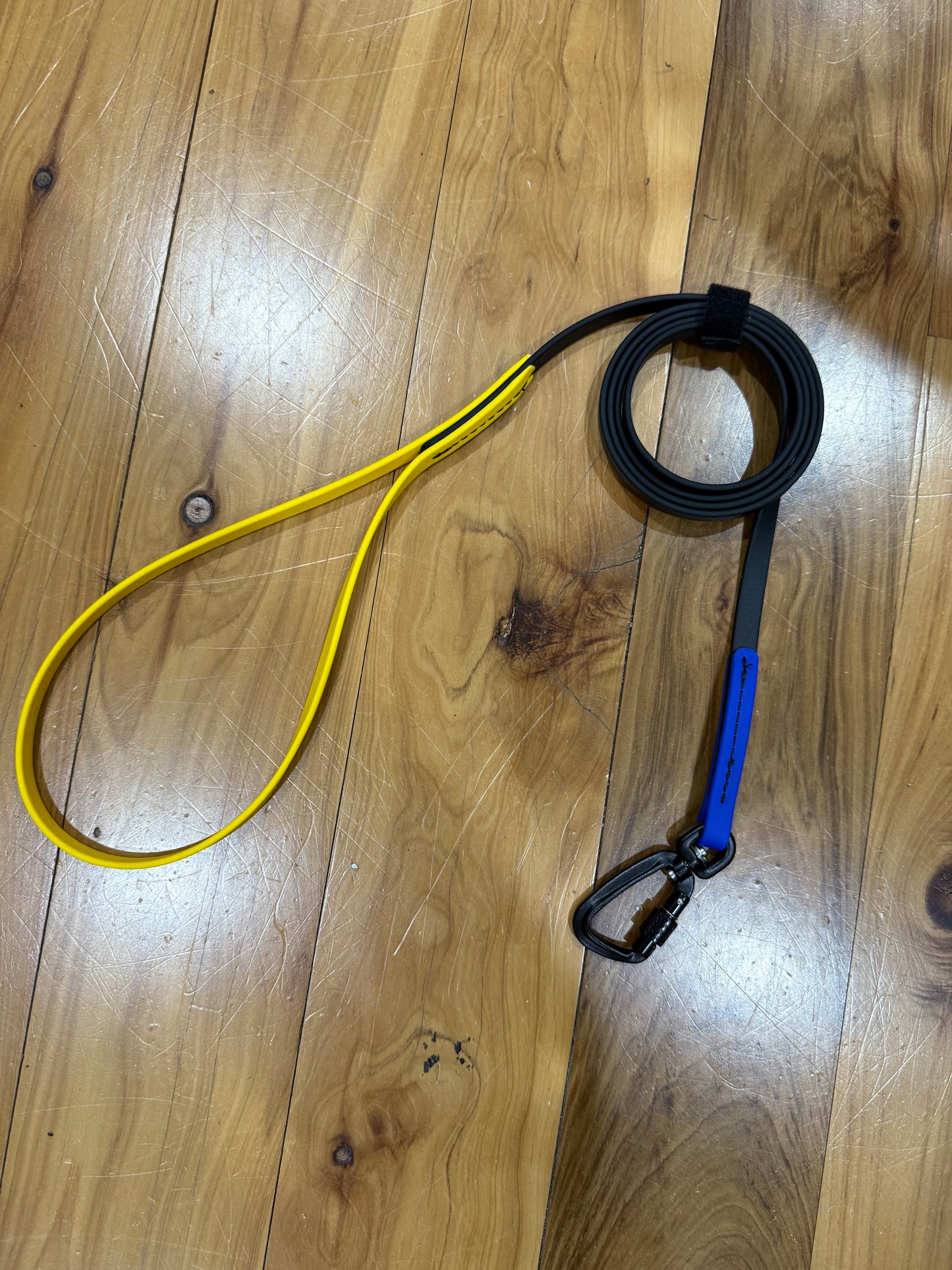 Biothane Microlight Special Edition 4ft 3 Tone Lead with Carabiner
